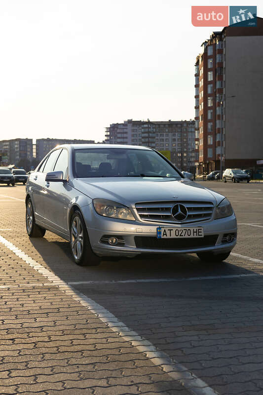 Mercedes-Benz C-Class 2010