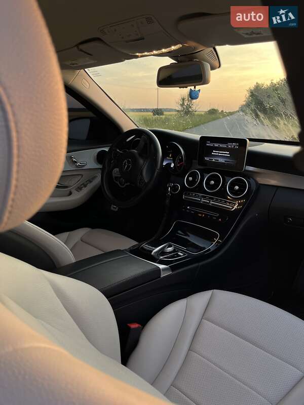 Седан Mercedes-Benz C-Class 2015 в Львове