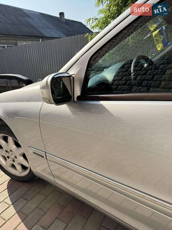 Универсал Mercedes-Benz C-Class 2001 в Чорткове