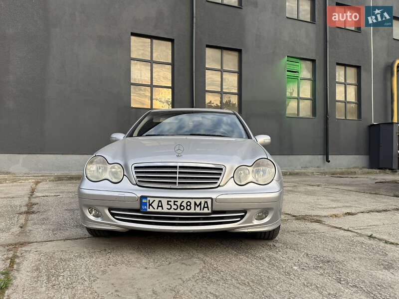 Mercedes-Benz C-Class 2004
