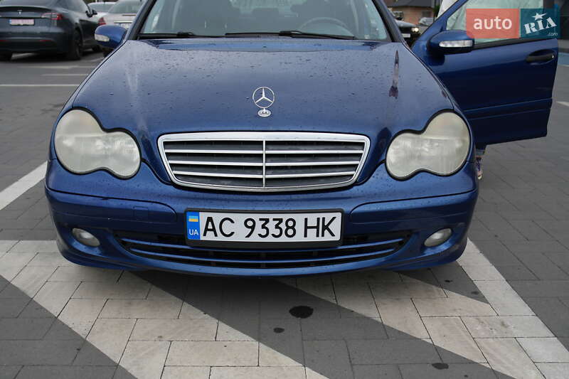 Седан Mercedes-Benz C-Class 2003 в Луцке