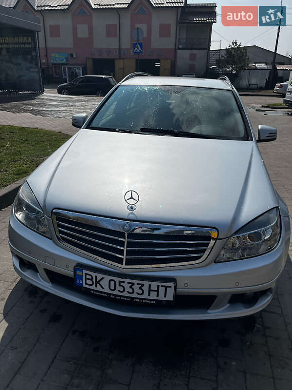 Універсал Mercedes-Benz C-Class 2010 в 