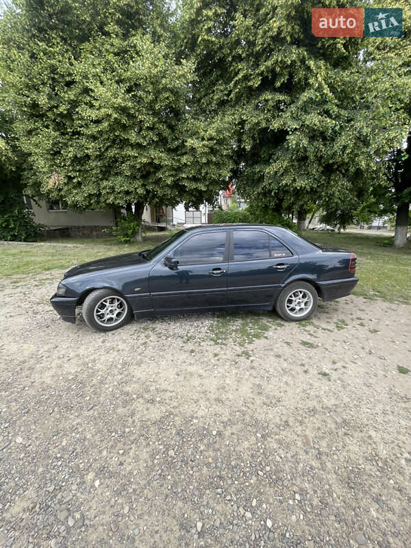Седан Mercedes-Benz C-Class 1998 в Черновцах