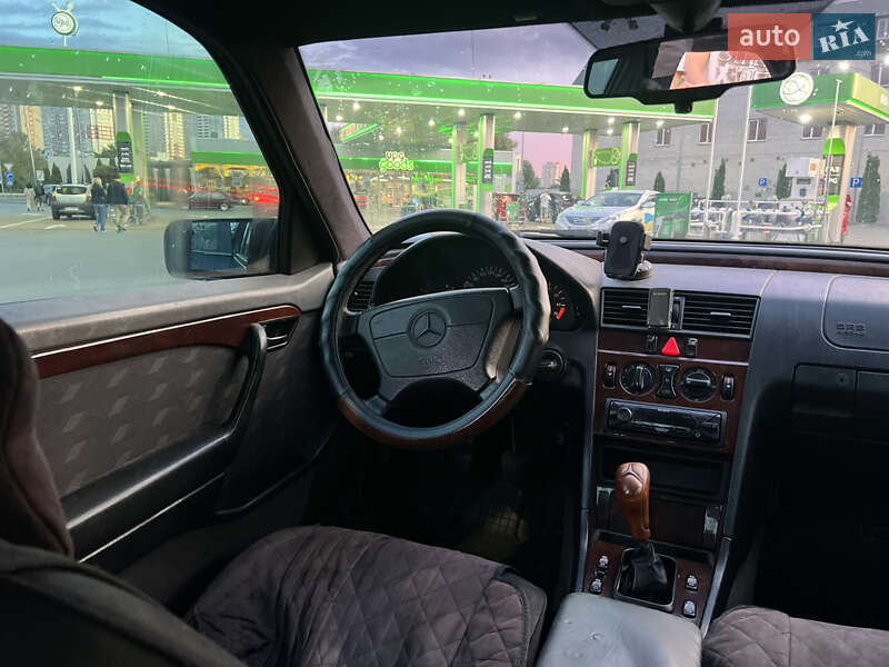 Седан Mercedes-Benz C-Class 1996 в Киеве фото 15 Седан Mercedes-Benz C-Class 1996 в Киеве