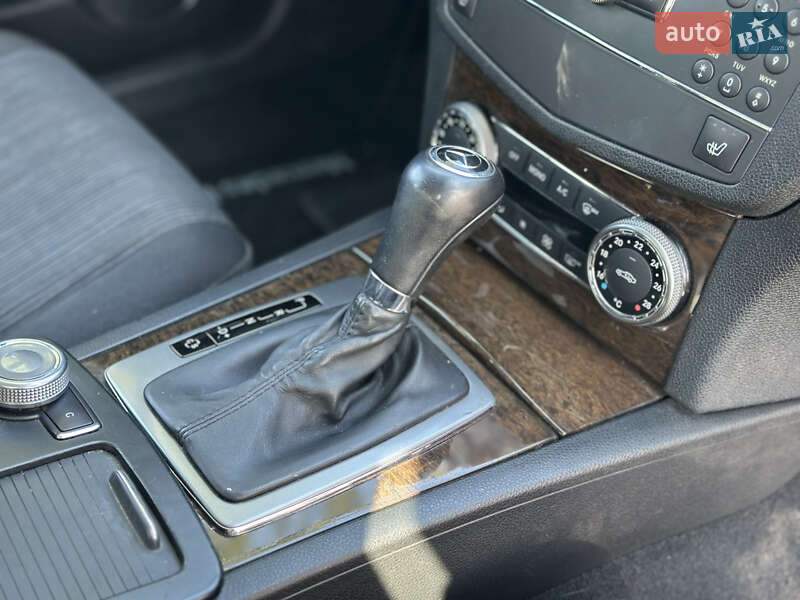 Седан Mercedes-Benz C-Class 2007 в Староконстантинове