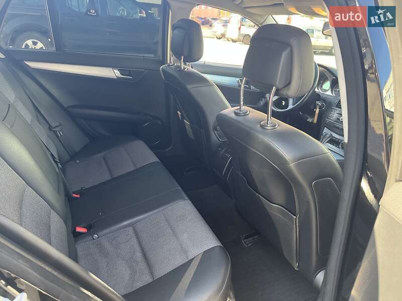 Универсал Mercedes-Benz C-Class 2011 в Виннице