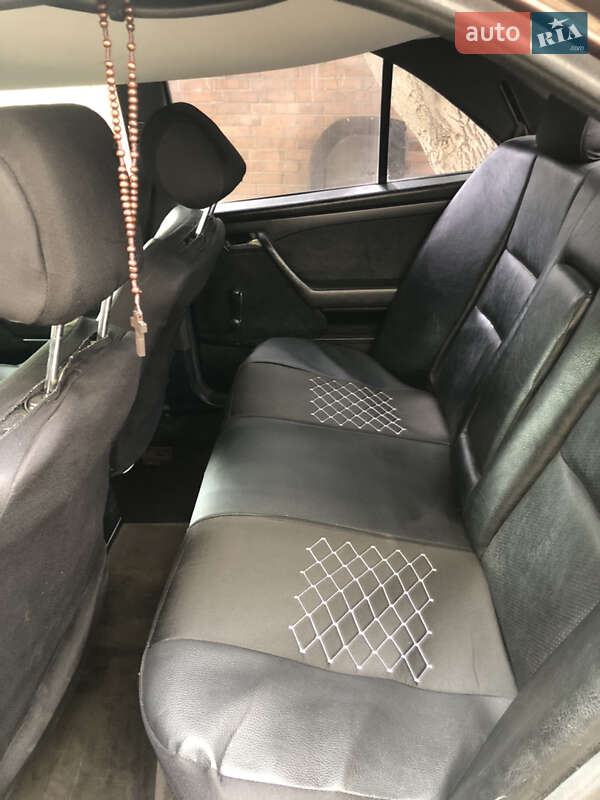 Седан Mercedes-Benz C-Class 1996 в Львове