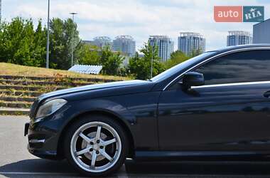 Купе Mercedes-Benz C-Class 2011 в 
