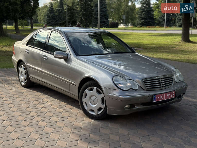 Седан Mercedes-Benz C-Class 2005 в Лубнах