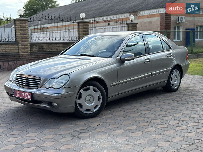 Седан Mercedes-Benz C-Class 2005 в Лубнах