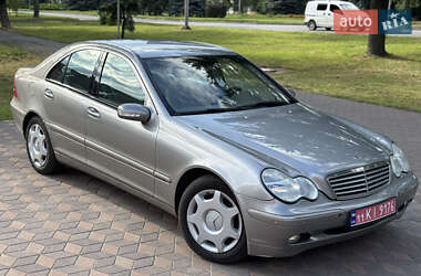 Седан Mercedes-Benz C-Class 2005 в 