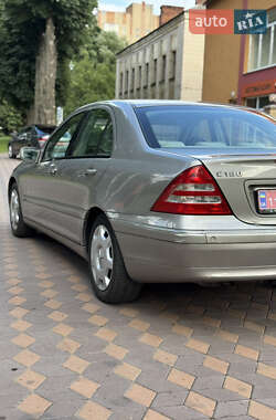 Седан Mercedes-Benz C-Class 2005 в 