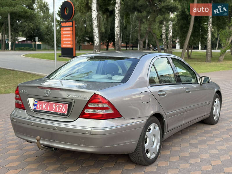 Седан Mercedes-Benz C-Class 2005 в Лубнах