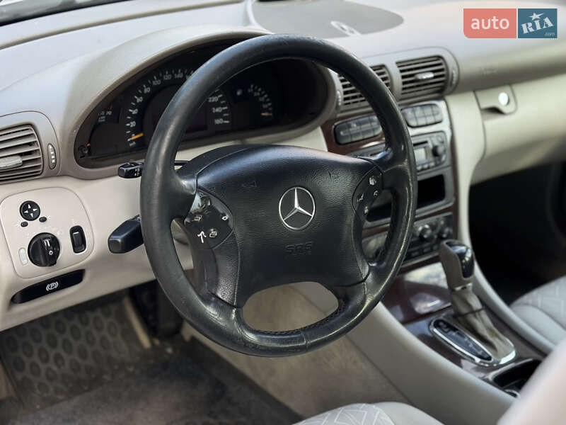 Седан Mercedes-Benz C-Class 2005 в Лубнах