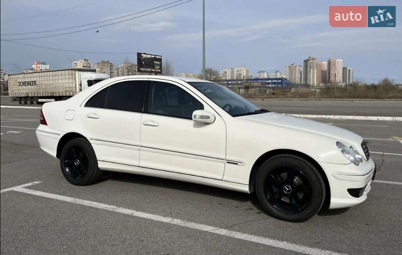 Mercedes-Benz C-Class 2006