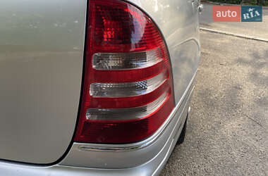 Универсал Mercedes-Benz C-Class 2004 в 