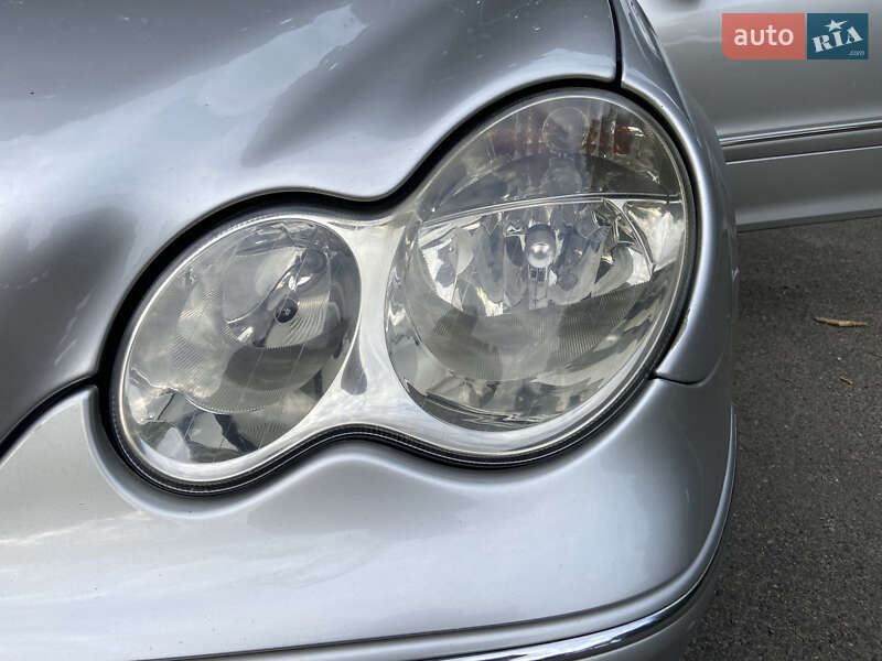 Універсал Mercedes-Benz C-Class 2004 в Гайвороні