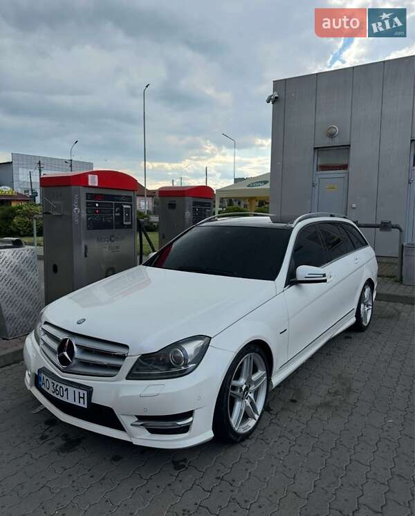 Mercedes-Benz C-Class 2011