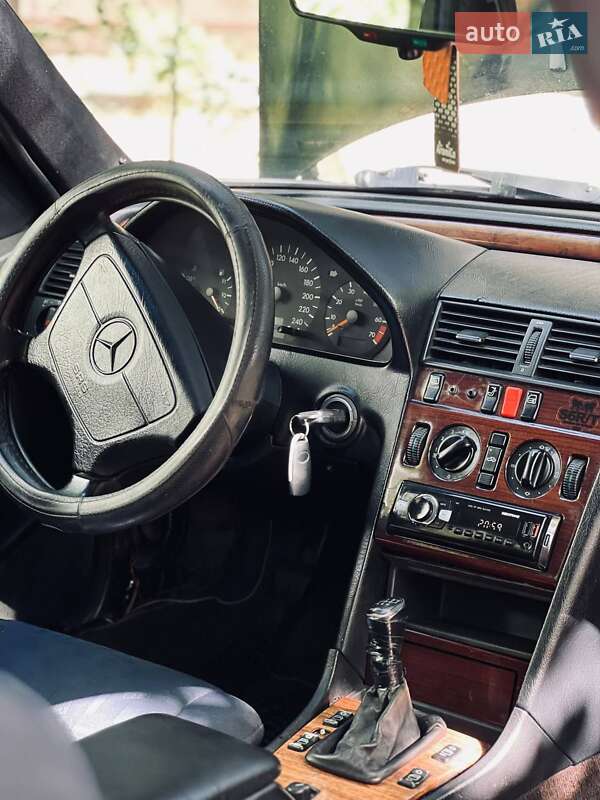 Седан Mercedes-Benz C-Class 1995 в Одессе