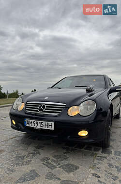 Купе Mercedes-Benz C-Class 2004 в 