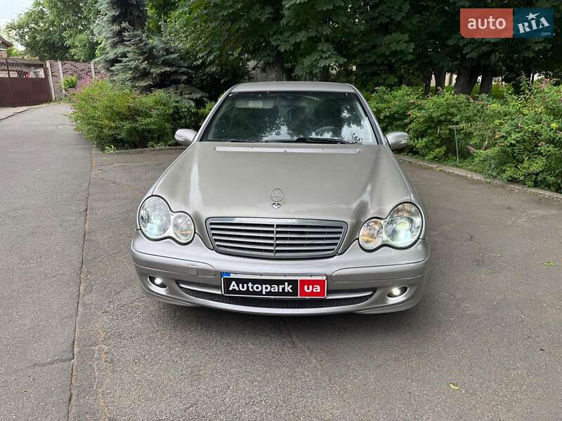 Седан Mercedes-Benz C-Class 2005 в Киеве фото 2 Седан Mercedes-Benz C-Class 2005 в Киеве