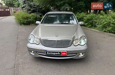 Седан Mercedes-Benz C-Class 2005 в 