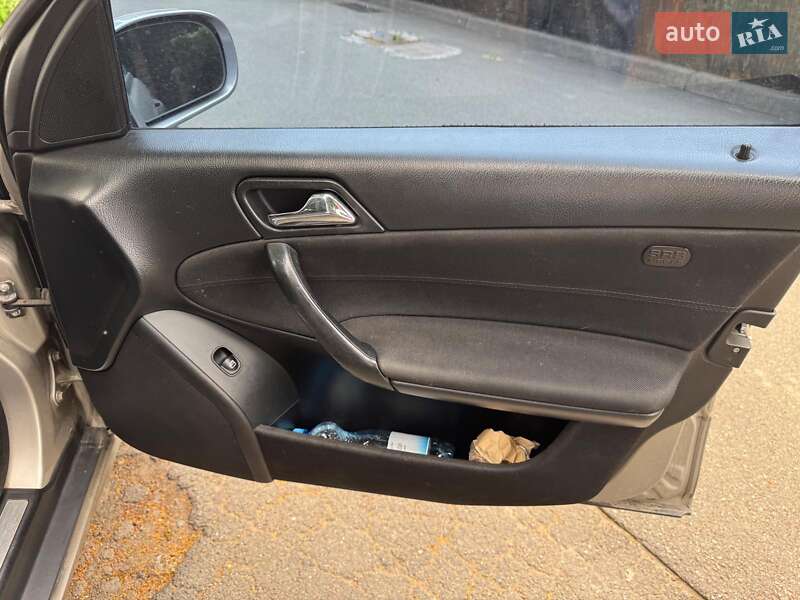 Седан Mercedes-Benz C-Class 2005 в Киеве фото 16 Седан Mercedes-Benz C-Class 2005 в Киеве