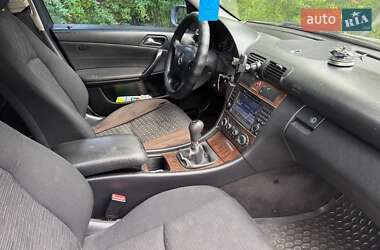 Седан Mercedes-Benz C-Class 2005 в 