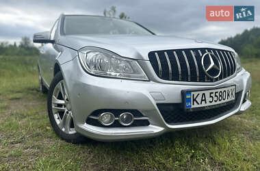 Универсал Mercedes-Benz C-Class 2011 в Киеве