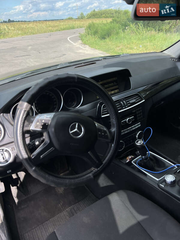 Универсал Mercedes-Benz C-Class 2011 в Березному