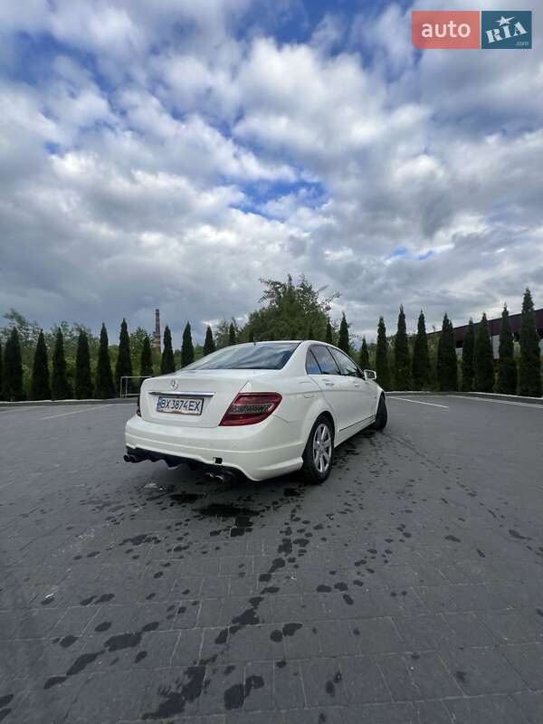 Седан Mercedes-Benz C-Class 2010 в Надворной