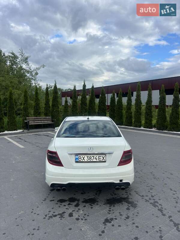 Седан Mercedes-Benz C-Class 2010 в Надворной