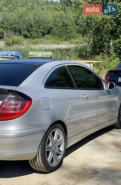 Купе Mercedes-Benz C-Class 2002 в 