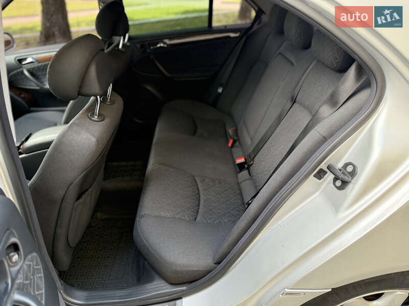 Седан Mercedes-Benz C-Class 2001 в Звягеле