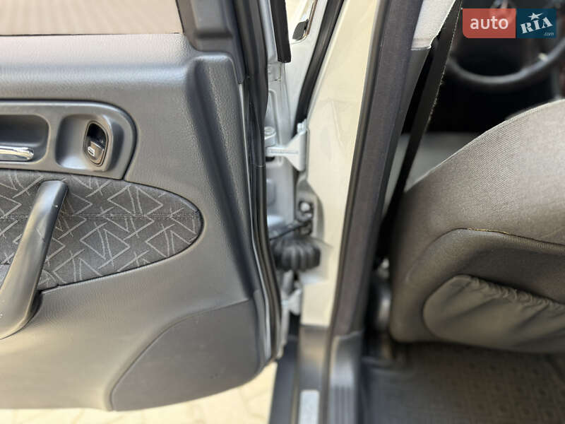 Седан Mercedes-Benz C-Class 2001 в Звягеле