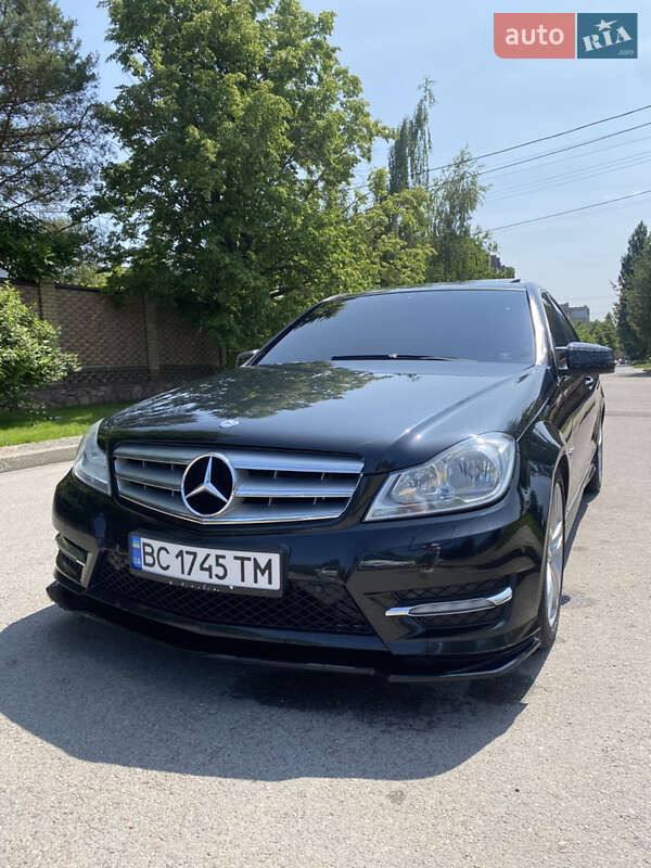 Седан Mercedes-Benz C-Class 2011 в Луцке
