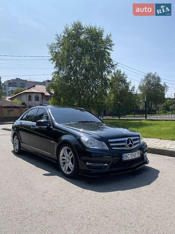 Седан Mercedes-Benz C-Class 2011 в Луцке