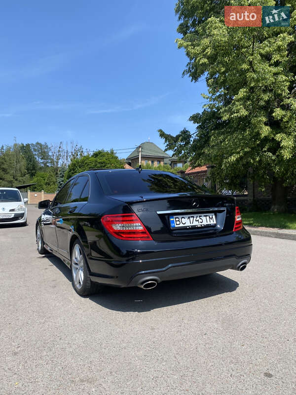 Седан Mercedes-Benz C-Class 2011 в Луцке