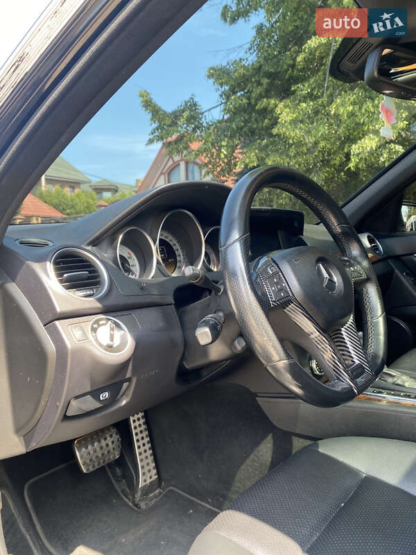 Седан Mercedes-Benz C-Class 2011 в Луцке