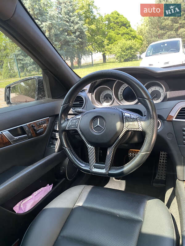 Седан Mercedes-Benz C-Class 2011 в Луцке