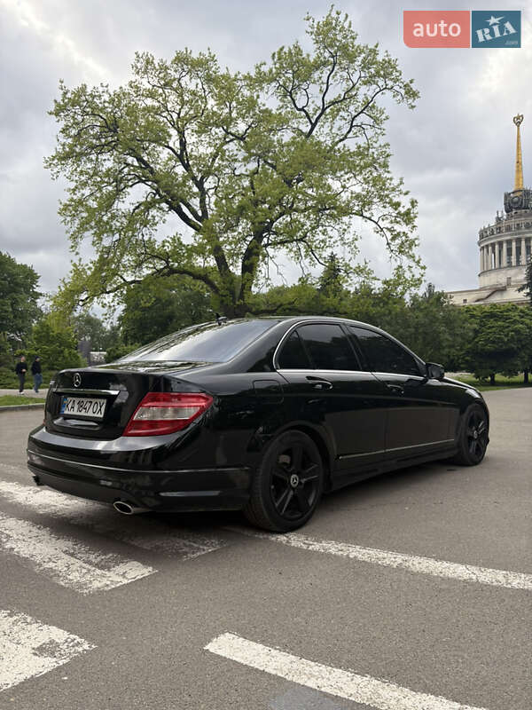 Седан Mercedes-Benz C-Class 2010 в Киеве