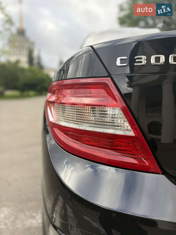 Седан Mercedes-Benz C-Class 2010 в Киеве