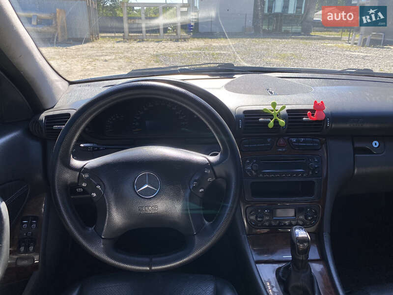Седан Mercedes-Benz C-Class 2003 в Холодноводке