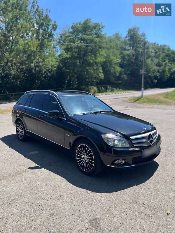 Mercedes-Benz C-Class 2011
