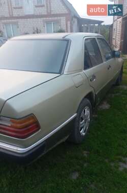 Седан Mercedes-Benz C-Class 1992 в 