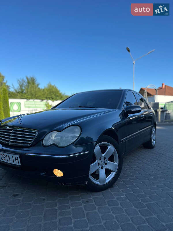 Седан Mercedes-Benz C-Class 2002 в Івано-Франківську