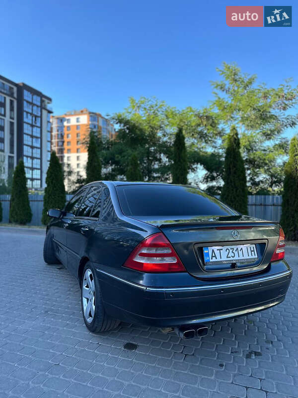 Седан Mercedes-Benz C-Class 2002 в Івано-Франківську