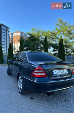 Седан Mercedes-Benz C-Class 2002 в 