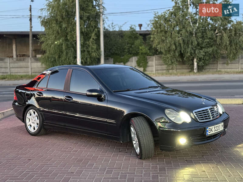 Седан Mercedes-Benz C-Class 2006 в 