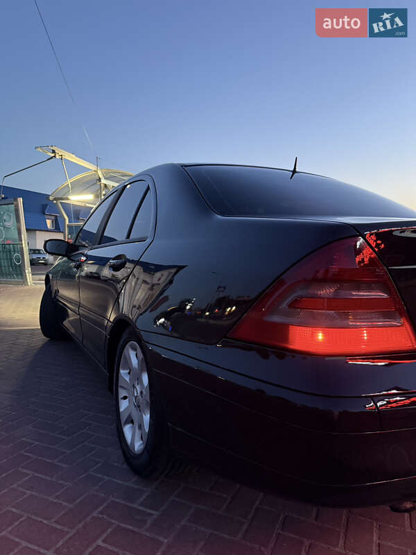 Седан Mercedes-Benz C-Class 2006 в Ровно